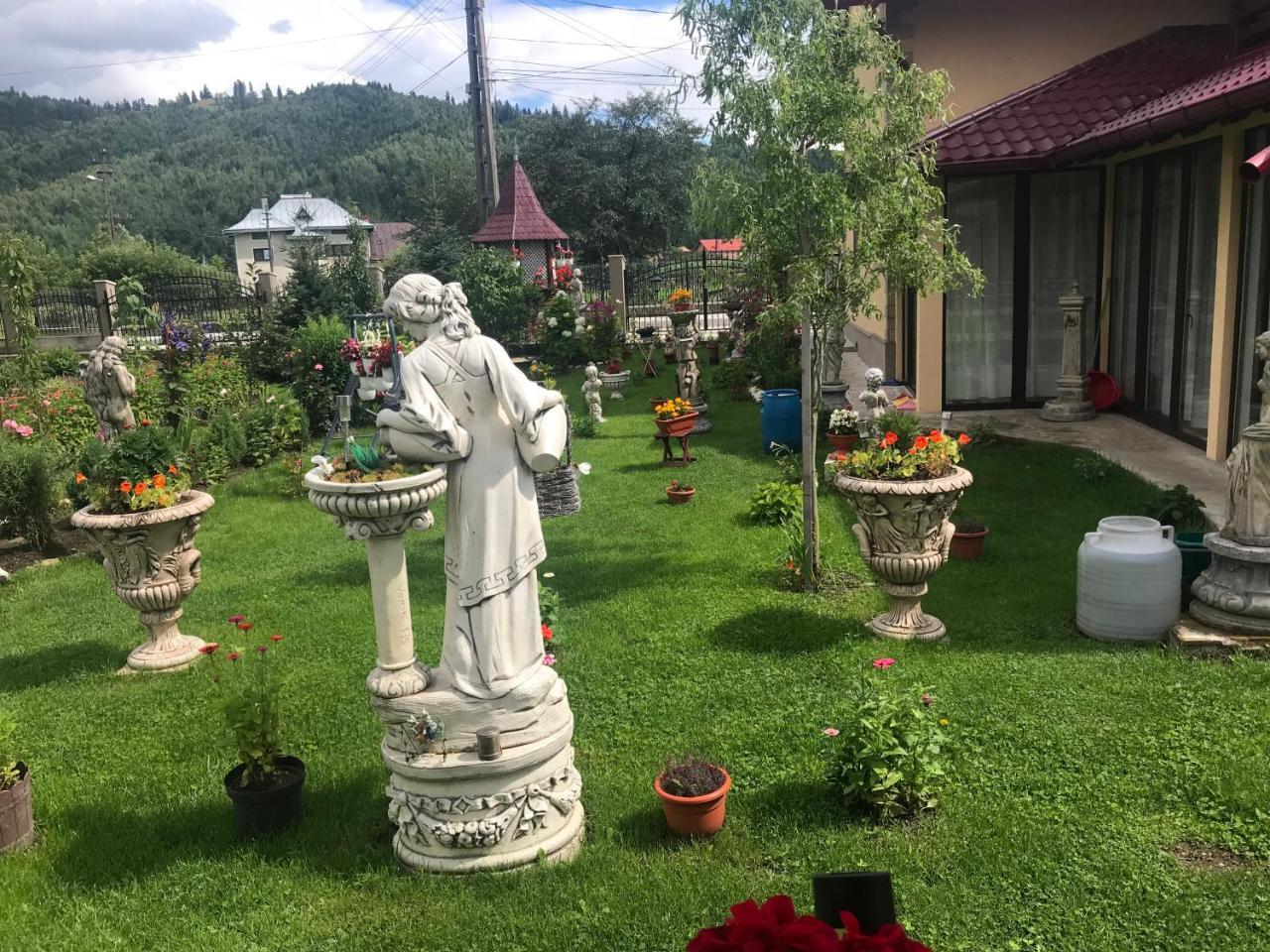 Гостевой дом Casa Cu Pitici Вама Экстерьер фото